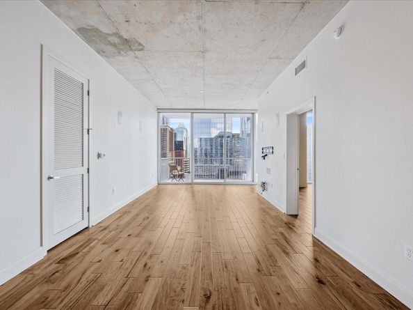 360 Nueces ST 1411, Austin TX 78701