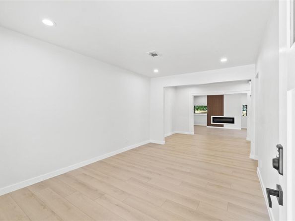 106 east lola DR, Austin TX 78753