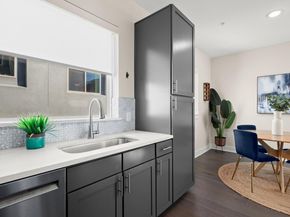 2827 Manor RD 3105, Austin TX 78722
