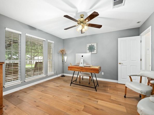 8112 Luling LN, Austin TX 78729