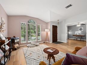 8112 Luling LN, Austin TX 78729