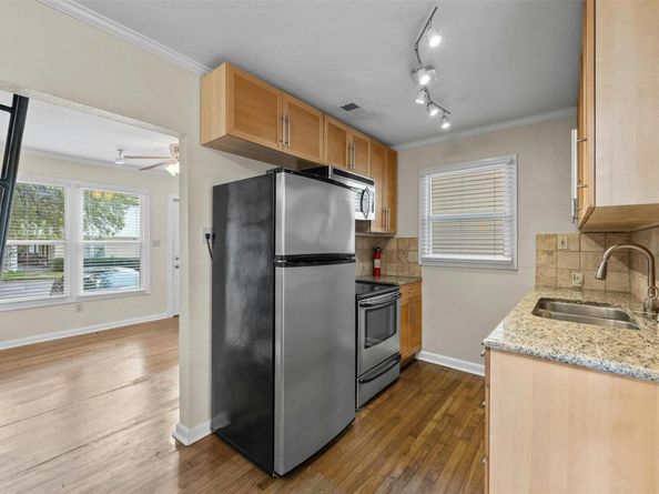 1110 W 22nd ST 1, Austin TX 78705