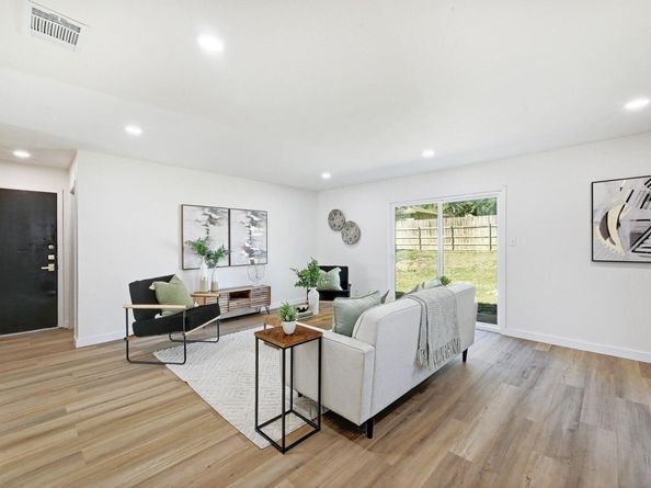 1306 Green Downs DR, Round Rock TX 78664