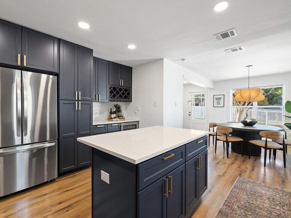 1505 Summit ST, Austin TX 78741