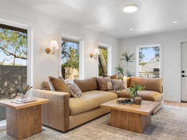 1505 Summit ST, Austin TX 78741