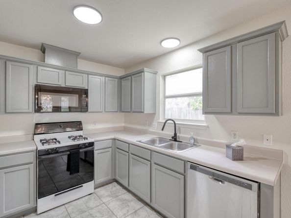 1604 Southwestern BLVD, Georgetown TX 78626