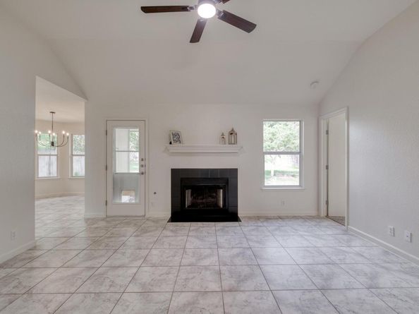 1604 Southwestern BLVD, Georgetown TX 78626