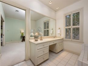 52 Club Estates PKWY, The Hills TX 78738