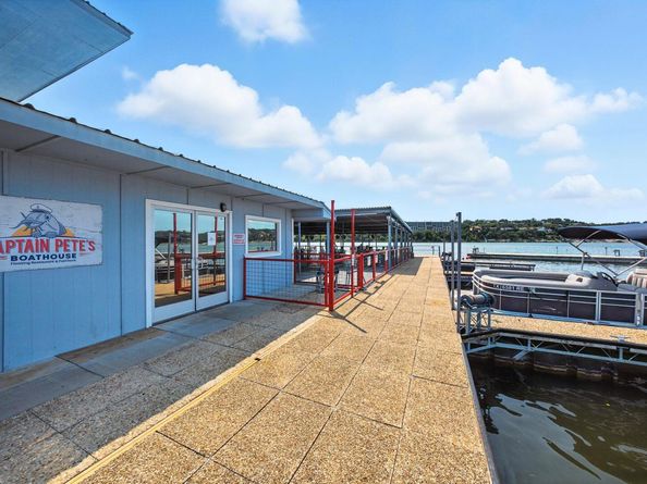512 Palmer DR, Point Venture TX 78645