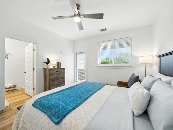 512 Palmer DR, Point Venture TX 78645