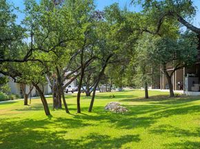512 Palmer DR, Point Venture TX 78645