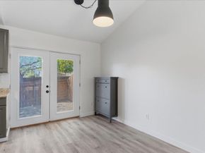1015 E Yager LN 18, Austin TX 78753