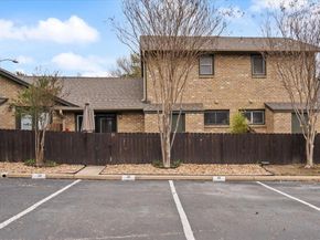 1015 E Yager LN 18, Austin TX 78753