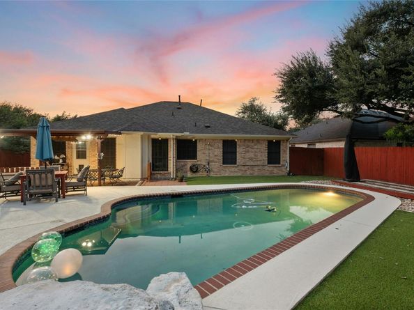 2604 Goldfinch DR, Cedar Park TX 78613