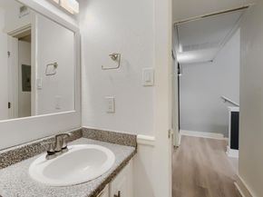 2124 Burton DR 174, Austin TX 78741