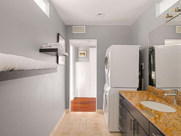 904 West Ave 213, Austin TX 78701