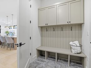 2908 Stoneway DR, Austin TX 78757