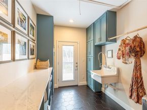 8800 Golden Rain CV, Austin TX 78735
