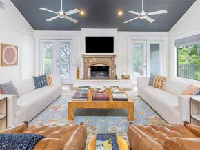 8800 Golden Rain CV, Austin TX 78735