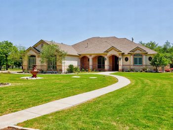 112 Shady Elm