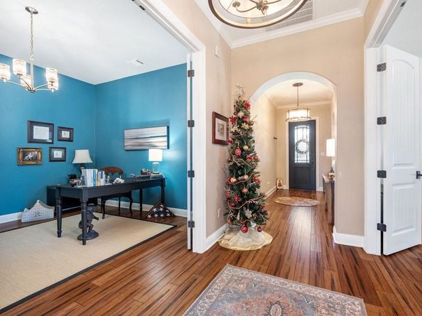 203 Serene Hilltop CIR, Lakeway TX 78738