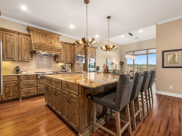203 Serene Hilltop CIR, Lakeway TX 78738