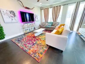 807 E 16th ST B, Austin TX 78702