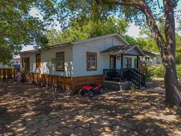 806 E 4th ST, Georgetown TX 78626