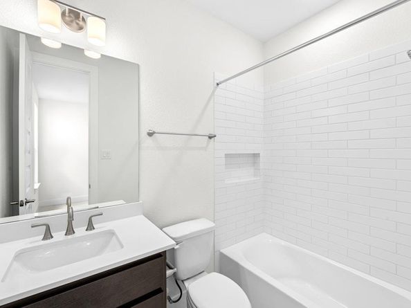 121 Irvine PASS, Liberty Hill TX 78642