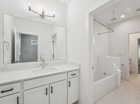 739 Gunter ST 1, Austin TX 78702