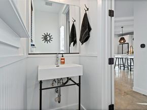 205 W Croslin ST 1 & 2, Austin TX 78752