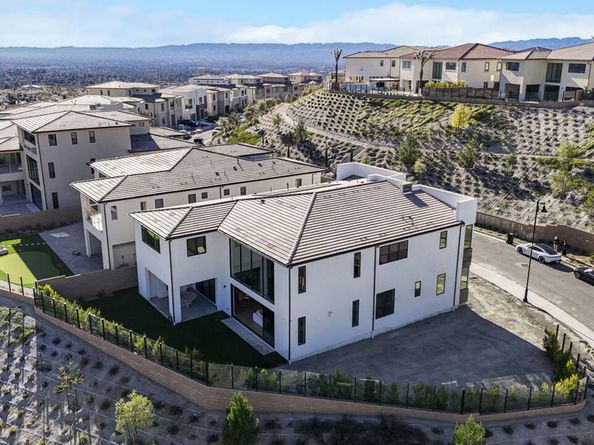 11862 N Hillsborough Lane, Porter Ranch CA 91326