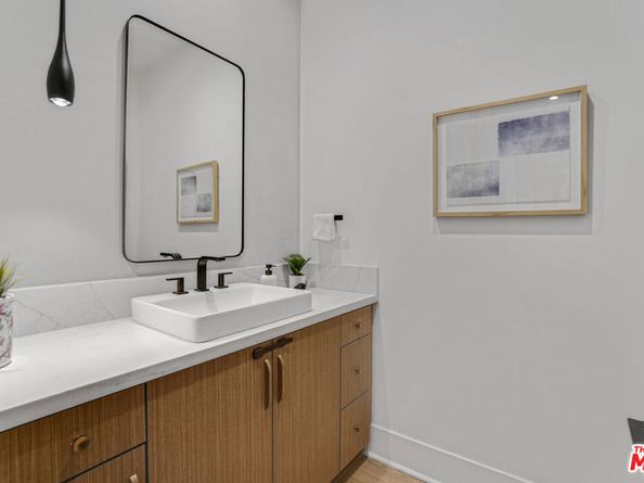 11862 N Hillsborough Lane, Porter Ranch CA 91326