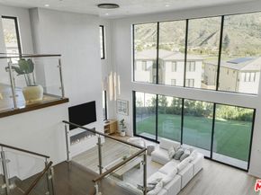 11862 N Hillsborough Lane, Porter Ranch CA 91326