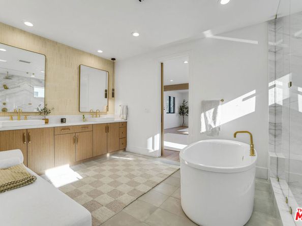 11862 N Hillsborough Lane, Porter Ranch CA 91326