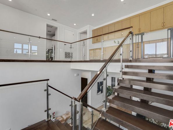 11862 N Hillsborough Lane, Porter Ranch CA 91326