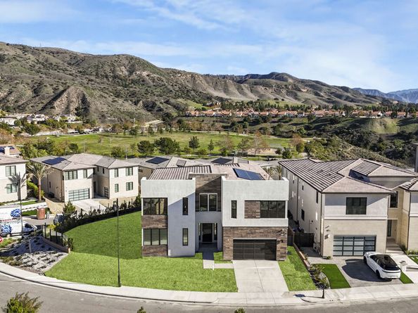 11862 N Hillsborough Lane, Porter Ranch CA 91326