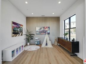 11862 N Hillsborough Lane, Porter Ranch CA 91326