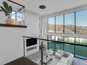 11862 N Hillsborough Lane, Porter Ranch CA 91326