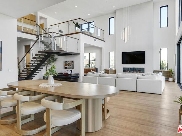 11862 N Hillsborough Lane, Porter Ranch CA 91326