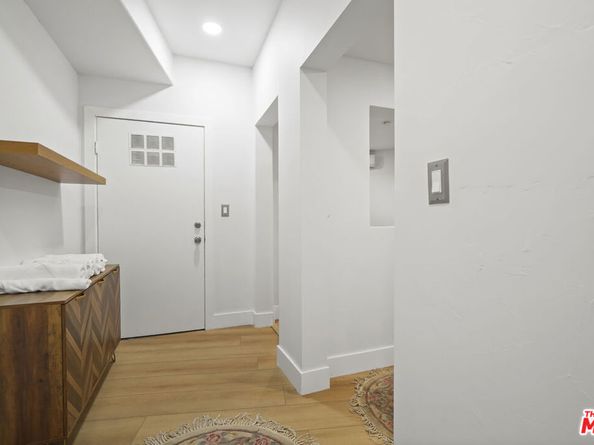 2258 Gloaming Way, Beverly Hills CA 90210