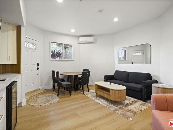 2258 Gloaming Way, Beverly Hills CA 90210