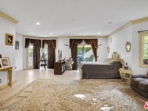 2258 Gloaming Way, Beverly Hills CA 90210