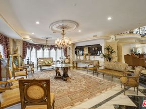 2258 Gloaming Way, Beverly Hills CA 90210