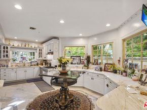 2258 Gloaming Way, Beverly Hills CA 90210