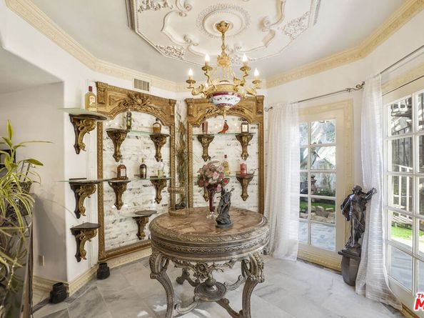 2258 Gloaming Way, Beverly Hills CA 90210