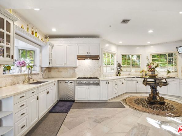 2258 Gloaming Way, Beverly Hills CA 90210