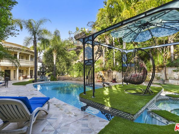 2258 Gloaming Way, Beverly Hills CA 90210