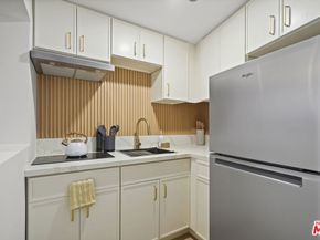 2258 Gloaming Way, Beverly Hills CA 90210