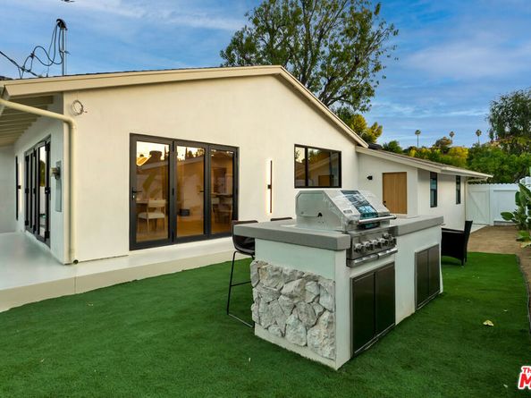 5853 Keokuk Avenue, Woodland Hills CA 91367